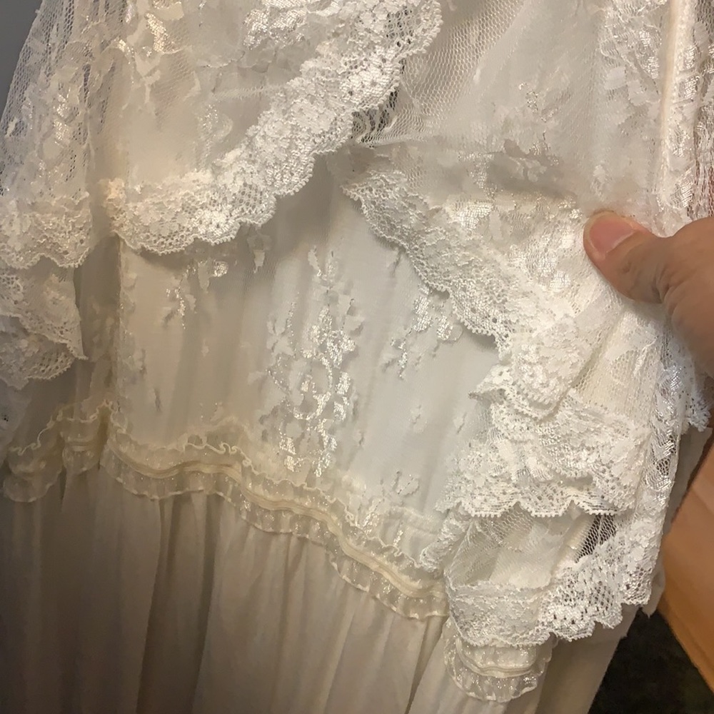 POL Front Button Closure Ruffle Detail Halter - Picture 5 of 12